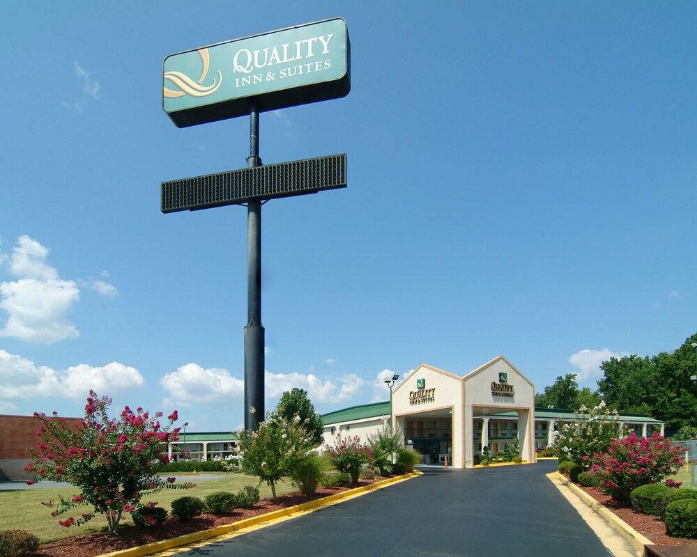 Quality Inn Suites Macon North In Macon Hotel Rates Reviews