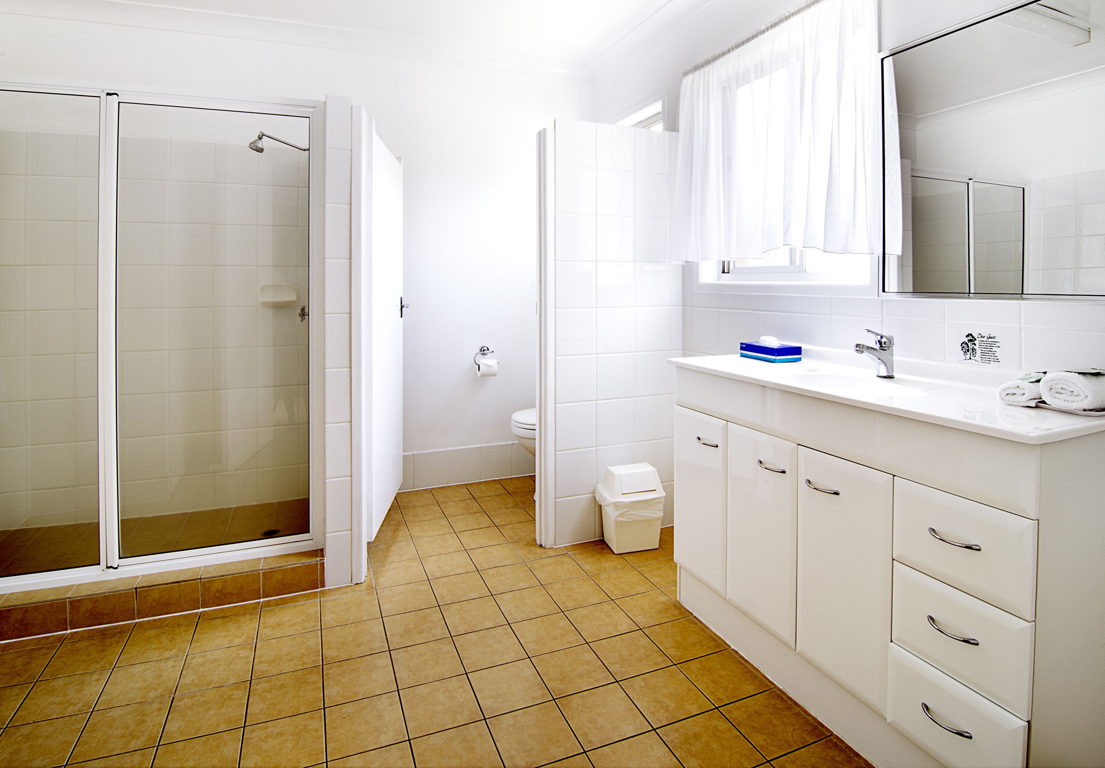 Riviera on Ruthven Motel