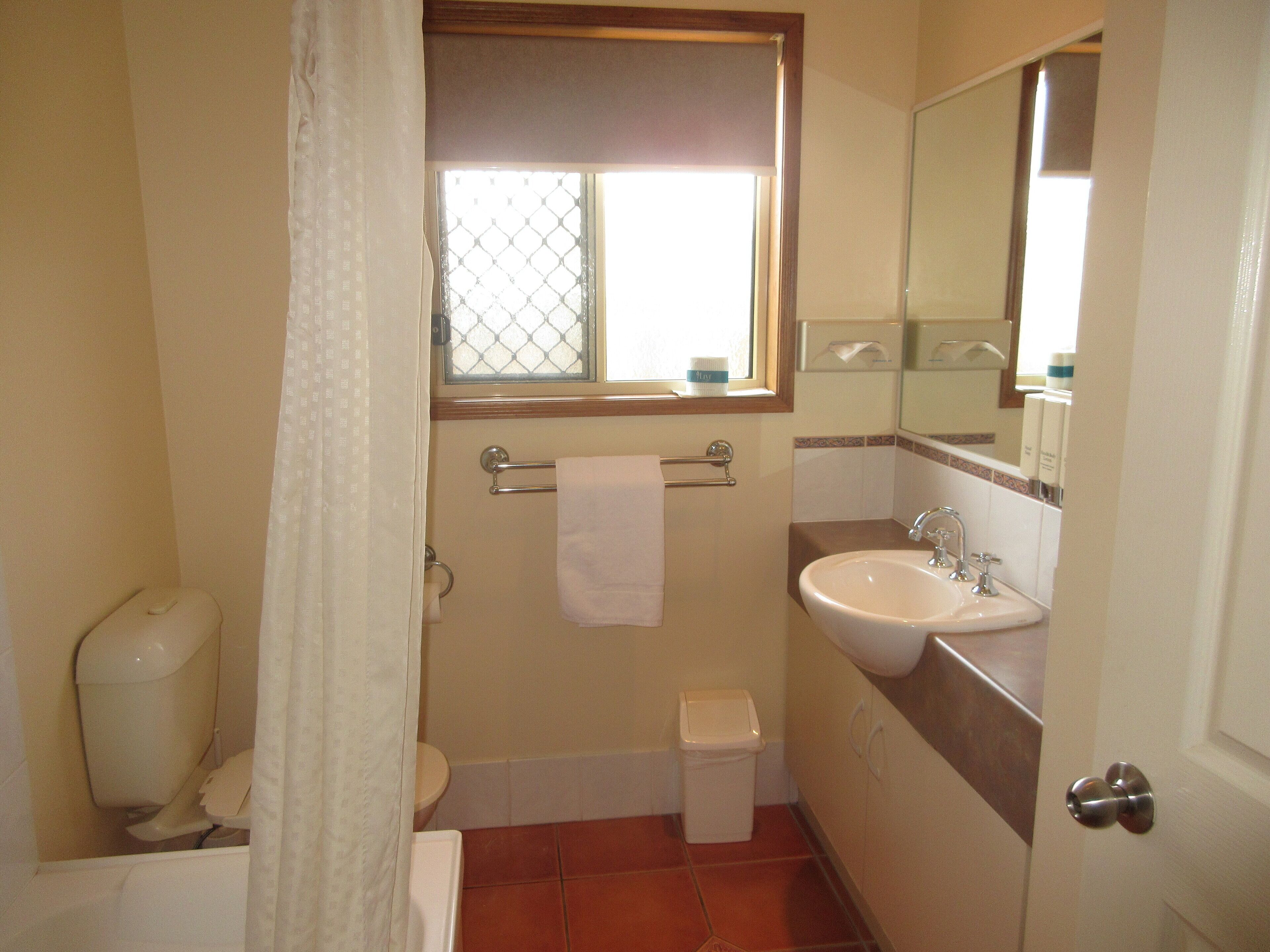 Riviera on Ruthven Motel