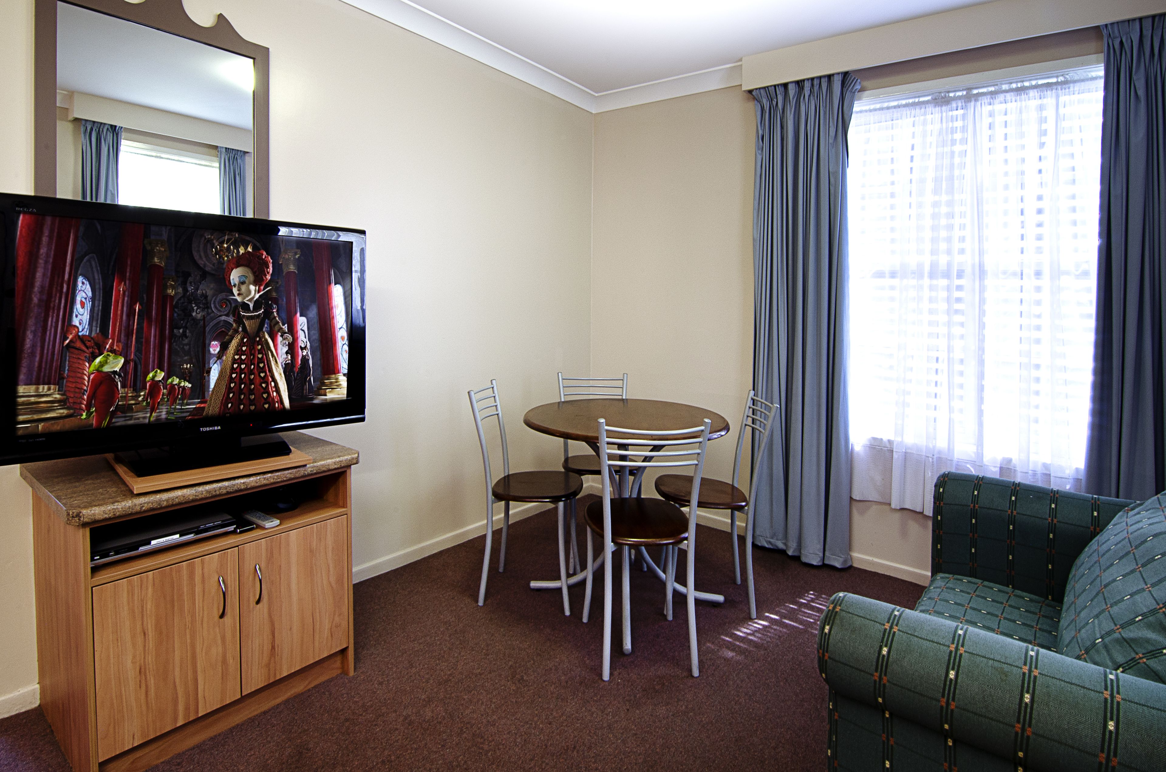 Riviera on Ruthven Motel