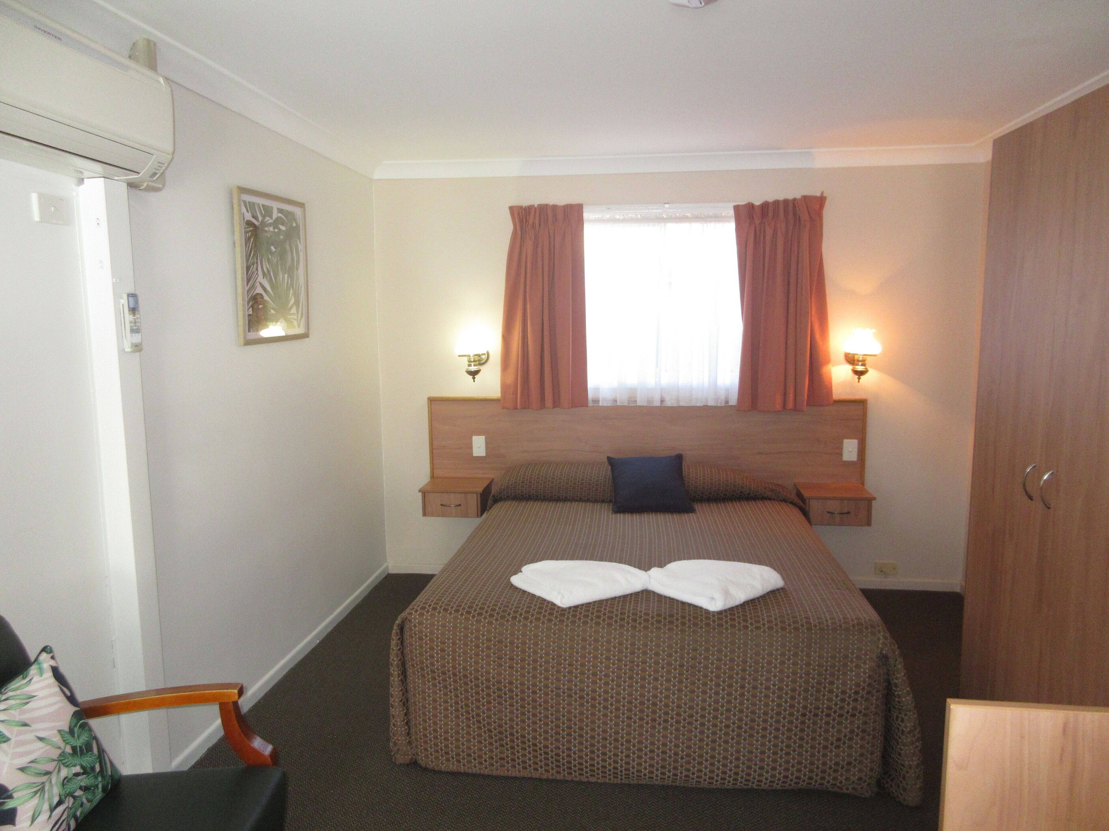 Riviera on Ruthven Motel