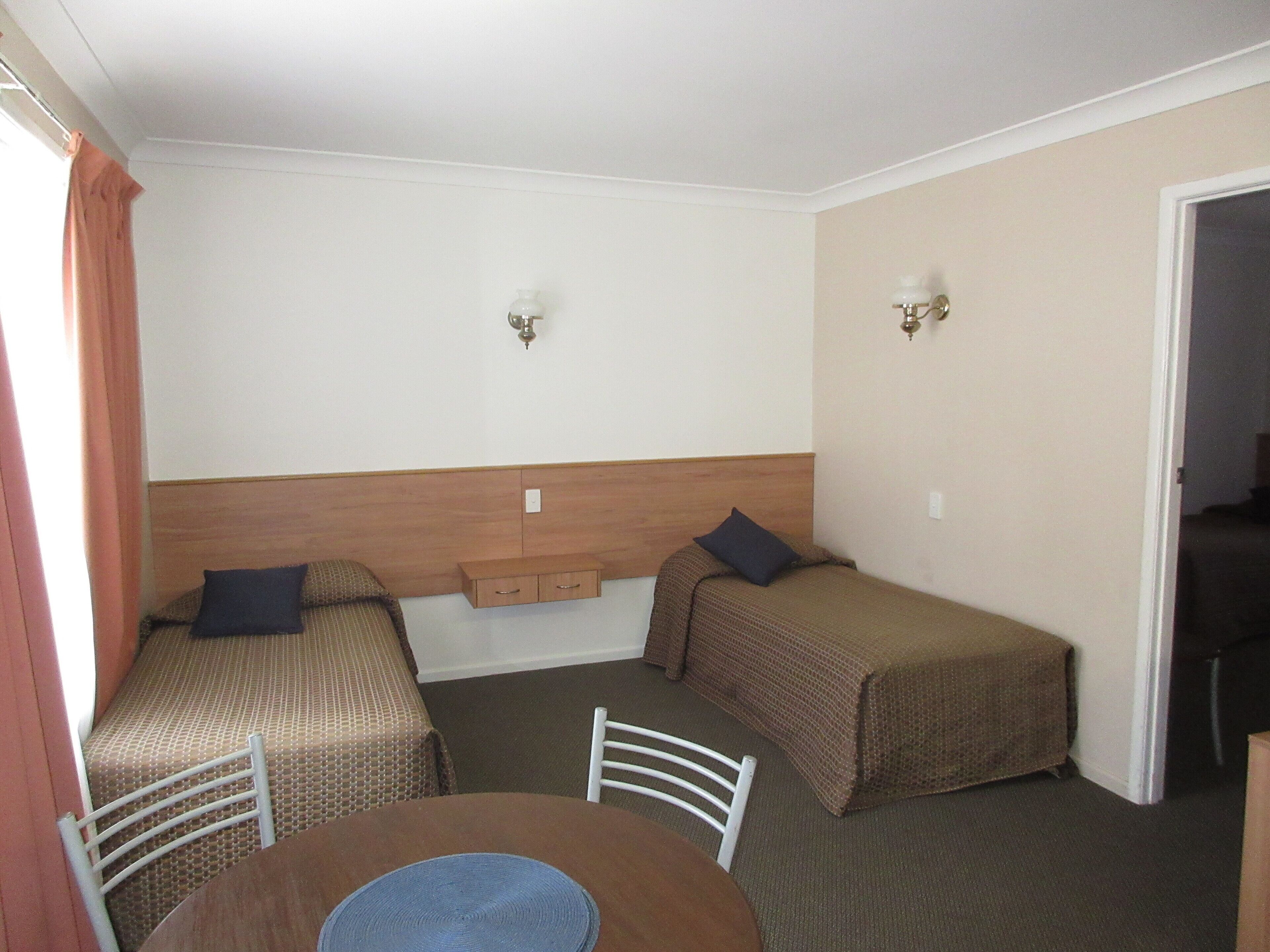 Riviera on Ruthven Motel