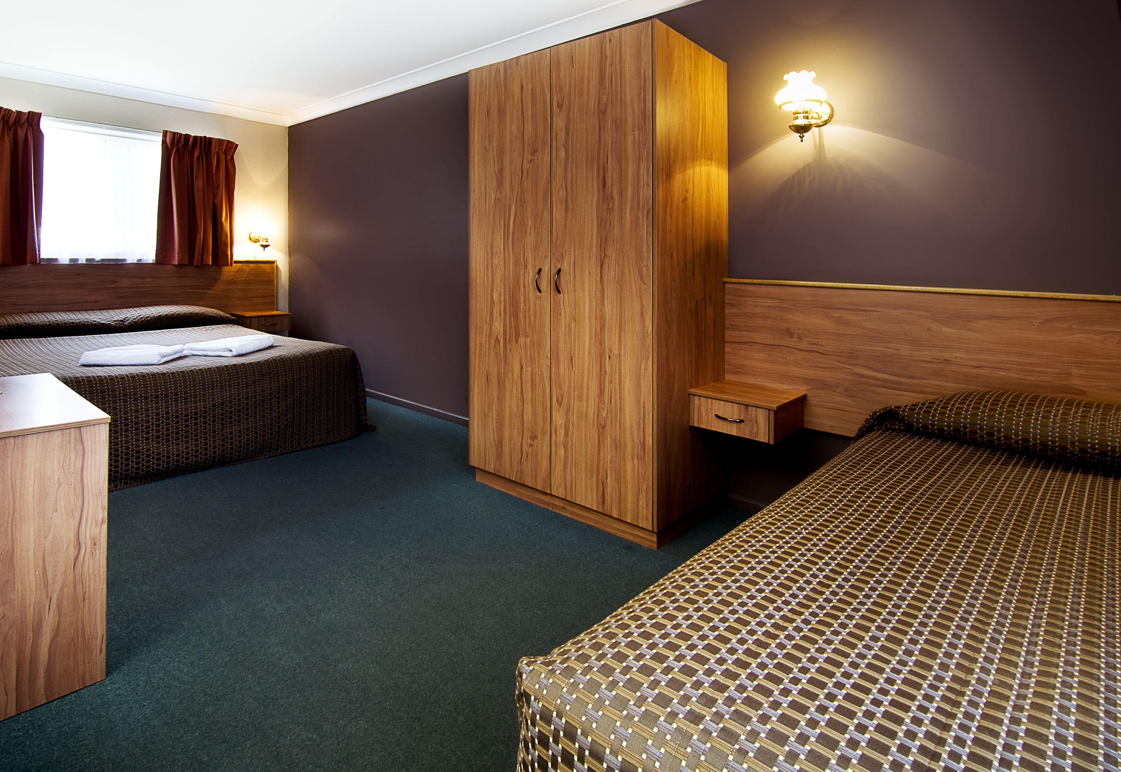 Riviera on Ruthven Motel