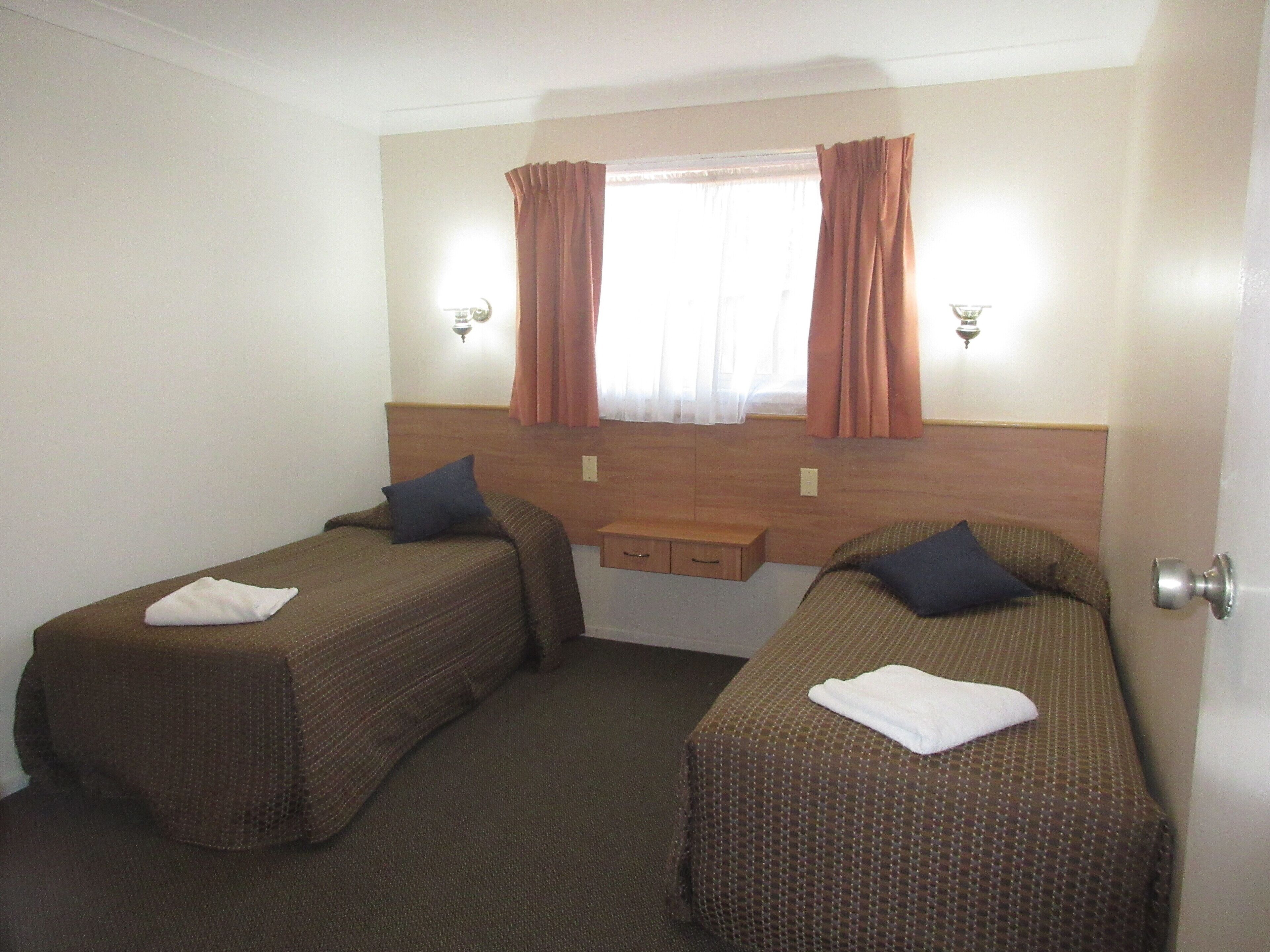 Riviera on Ruthven Motel