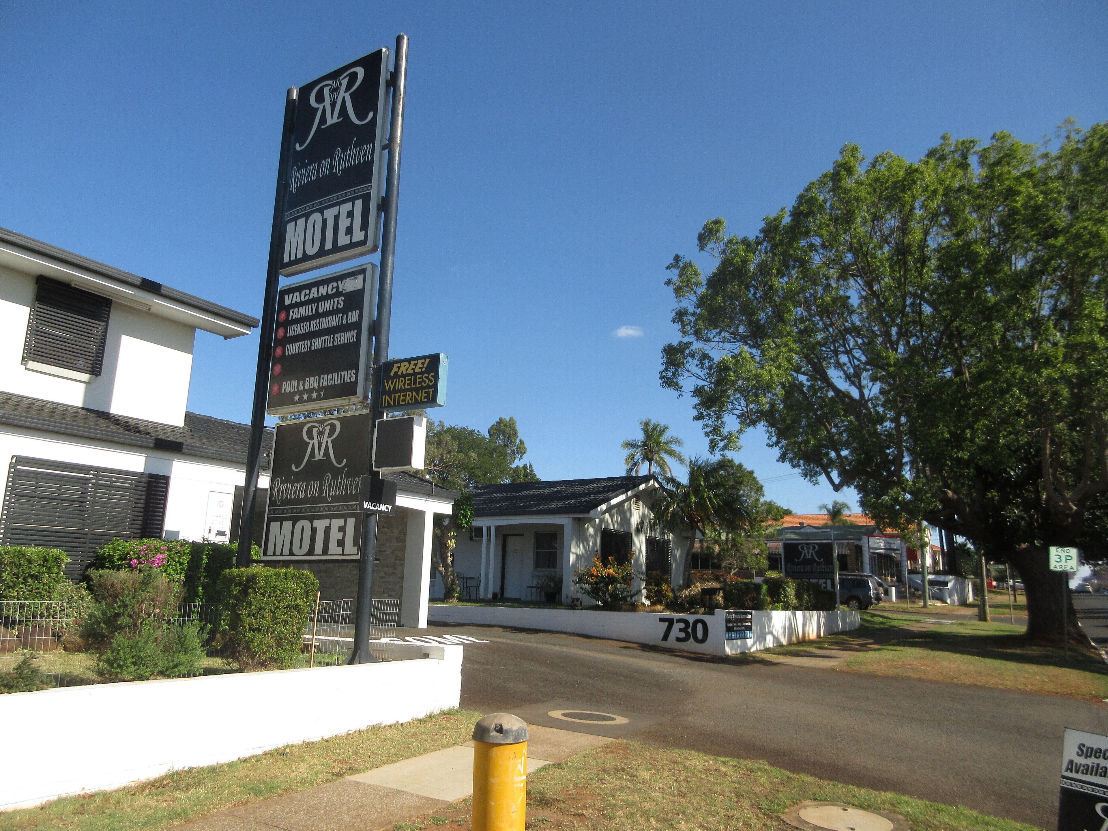 Riviera on Ruthven Motel