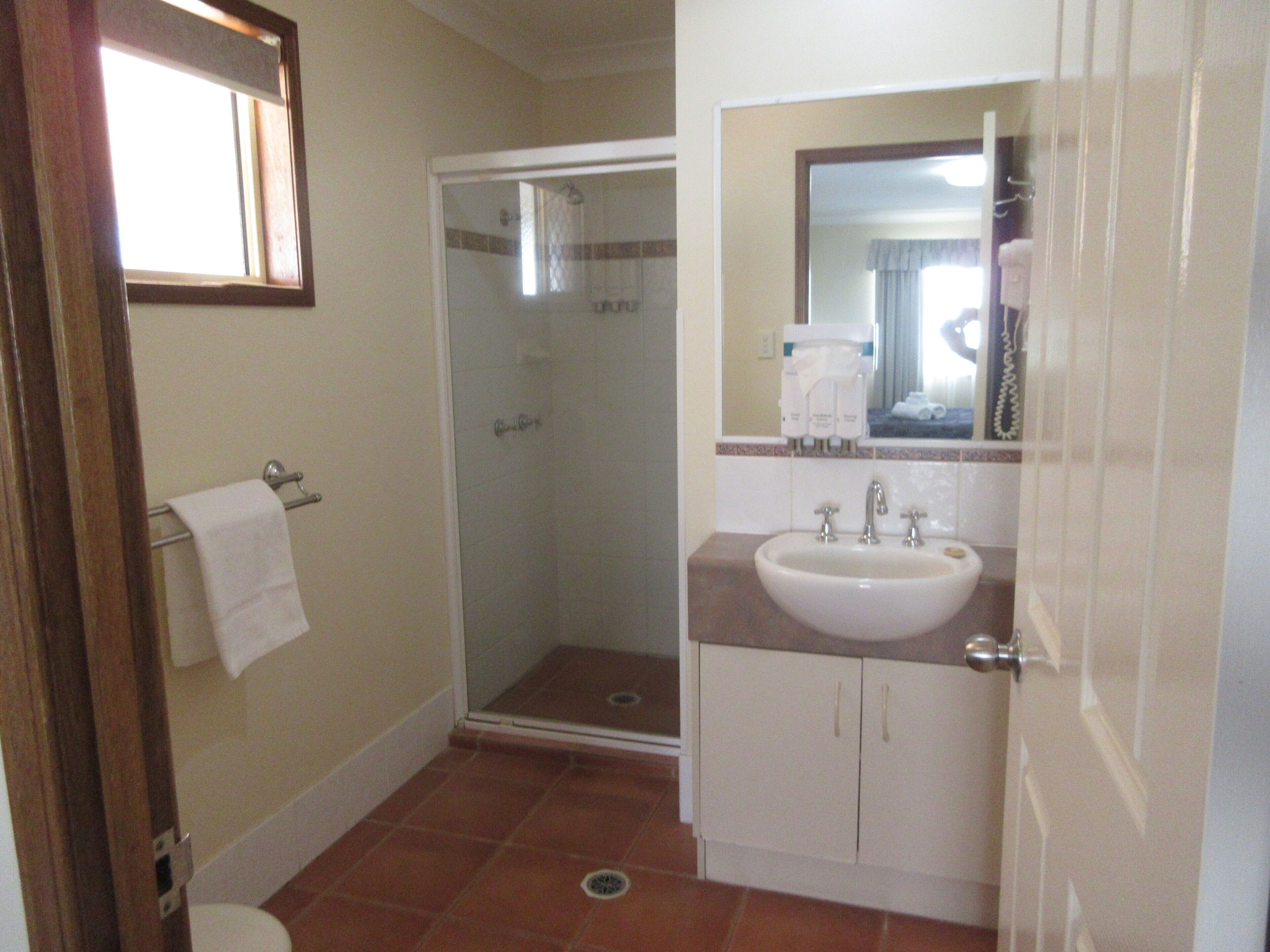 Riviera on Ruthven Motel