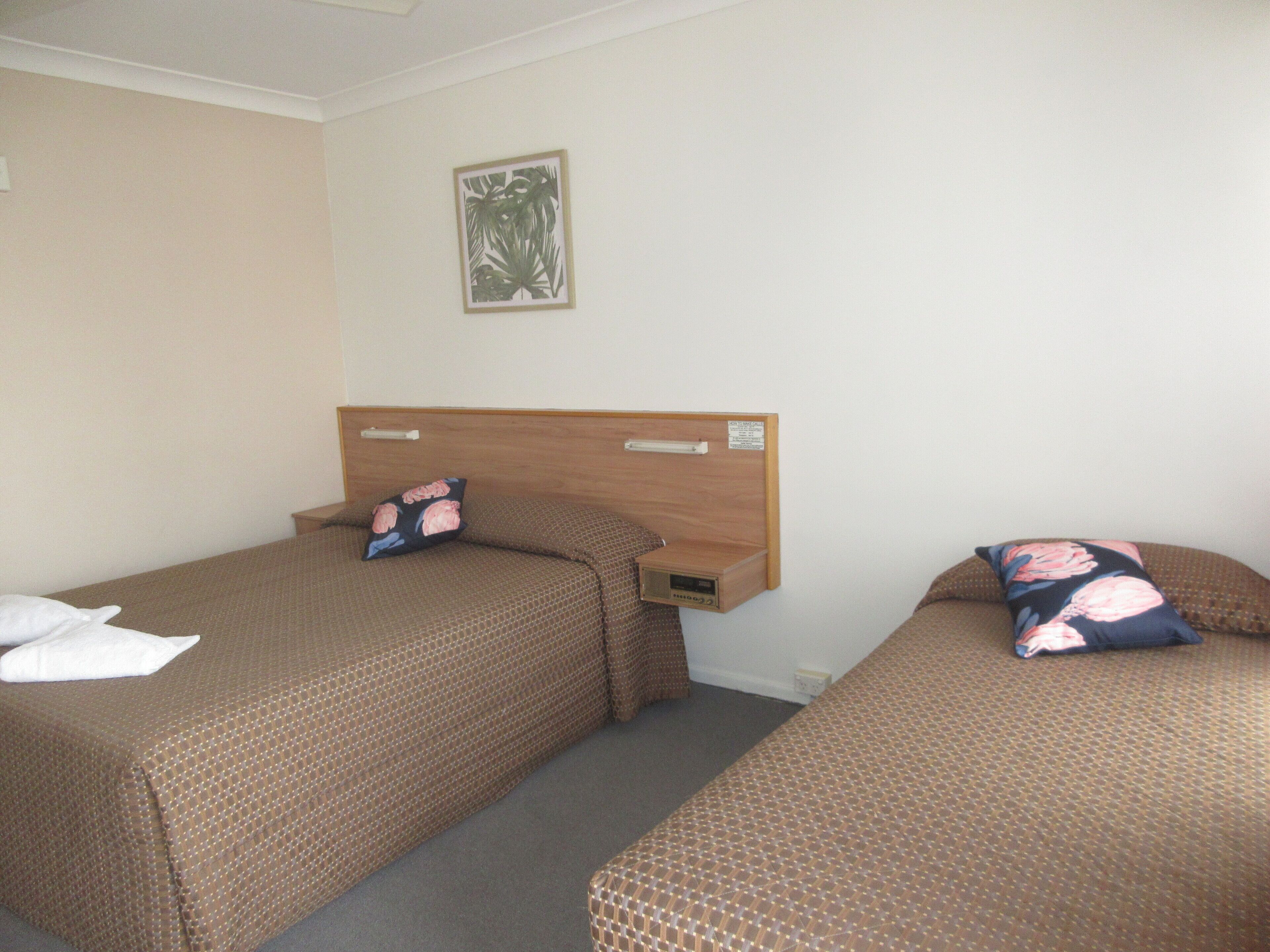 Riviera on Ruthven Motel