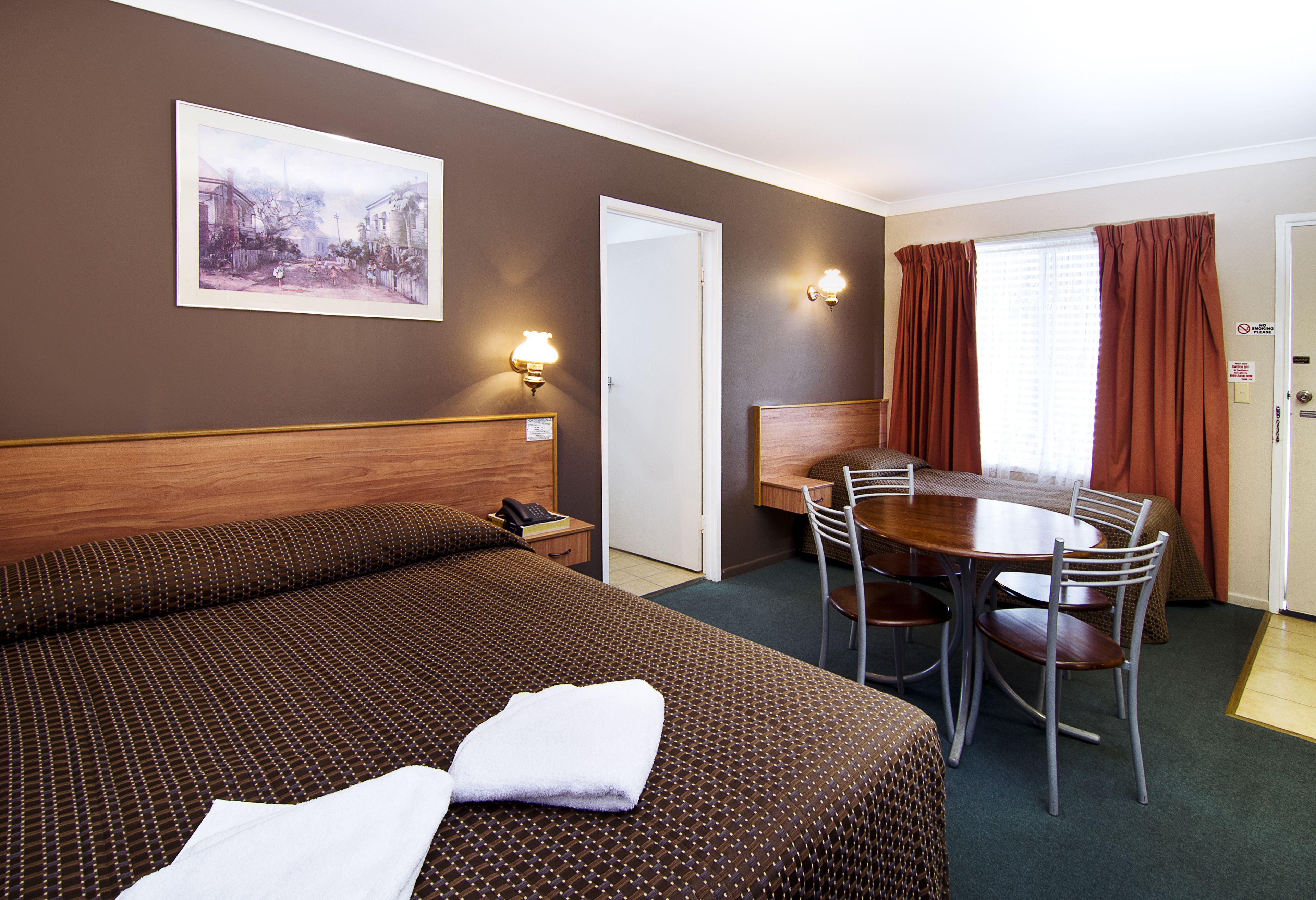 Riviera on Ruthven Motel