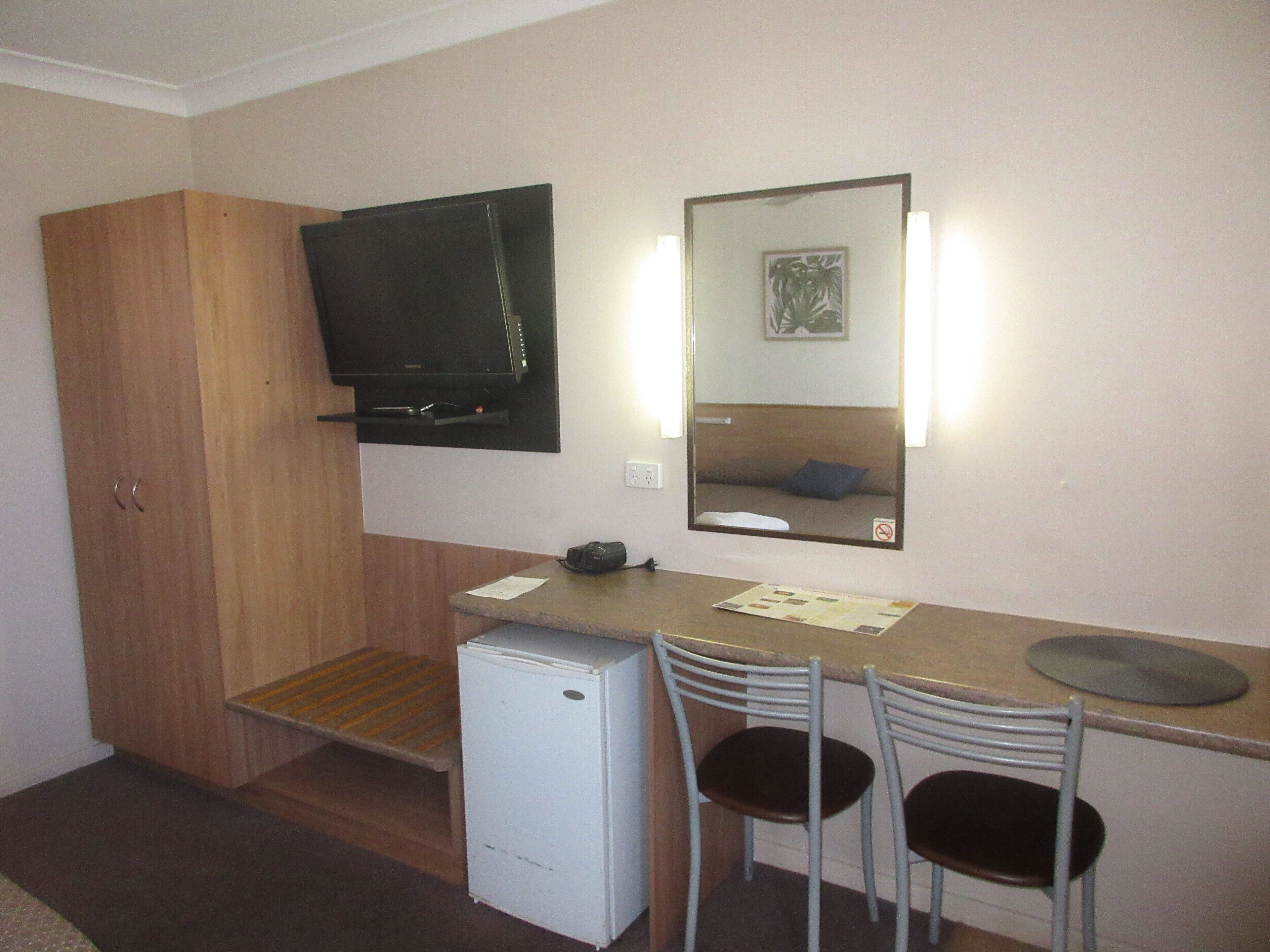 Riviera on Ruthven Motel