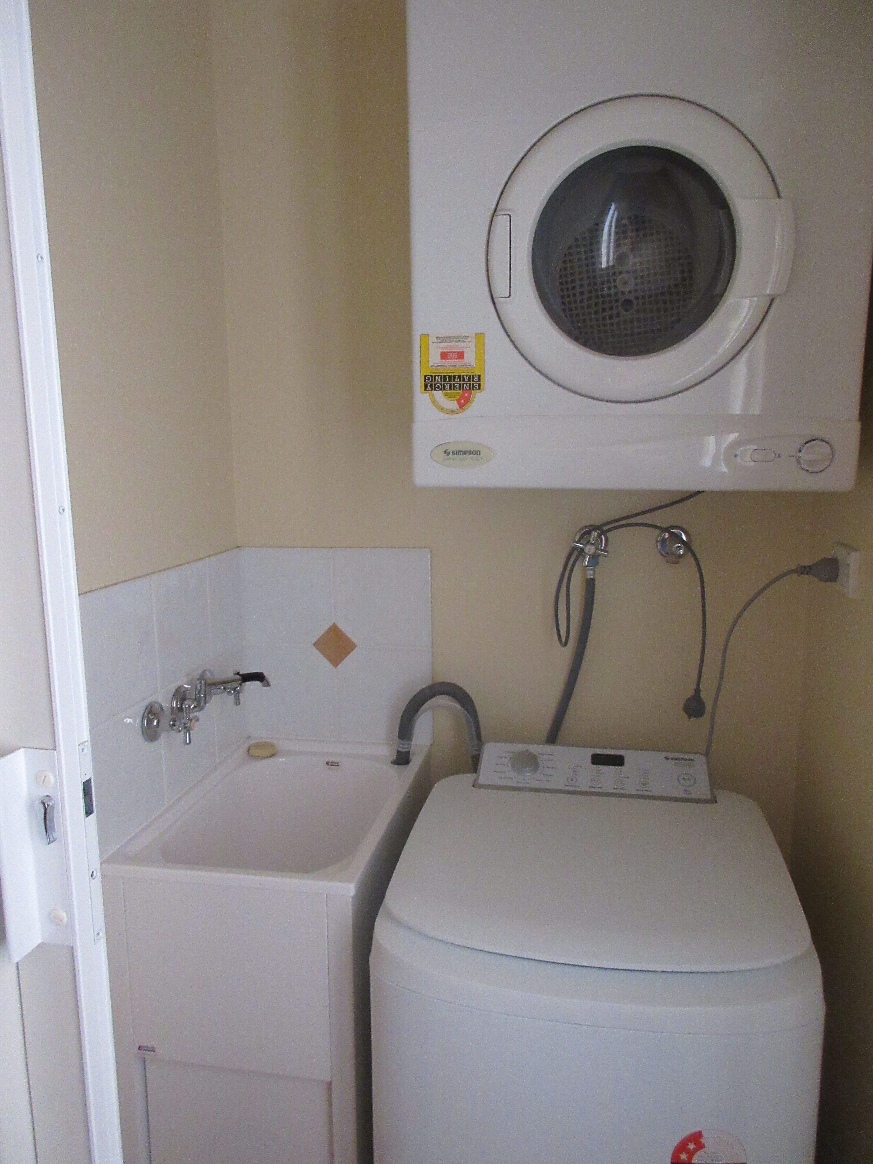 Riviera on Ruthven Motel