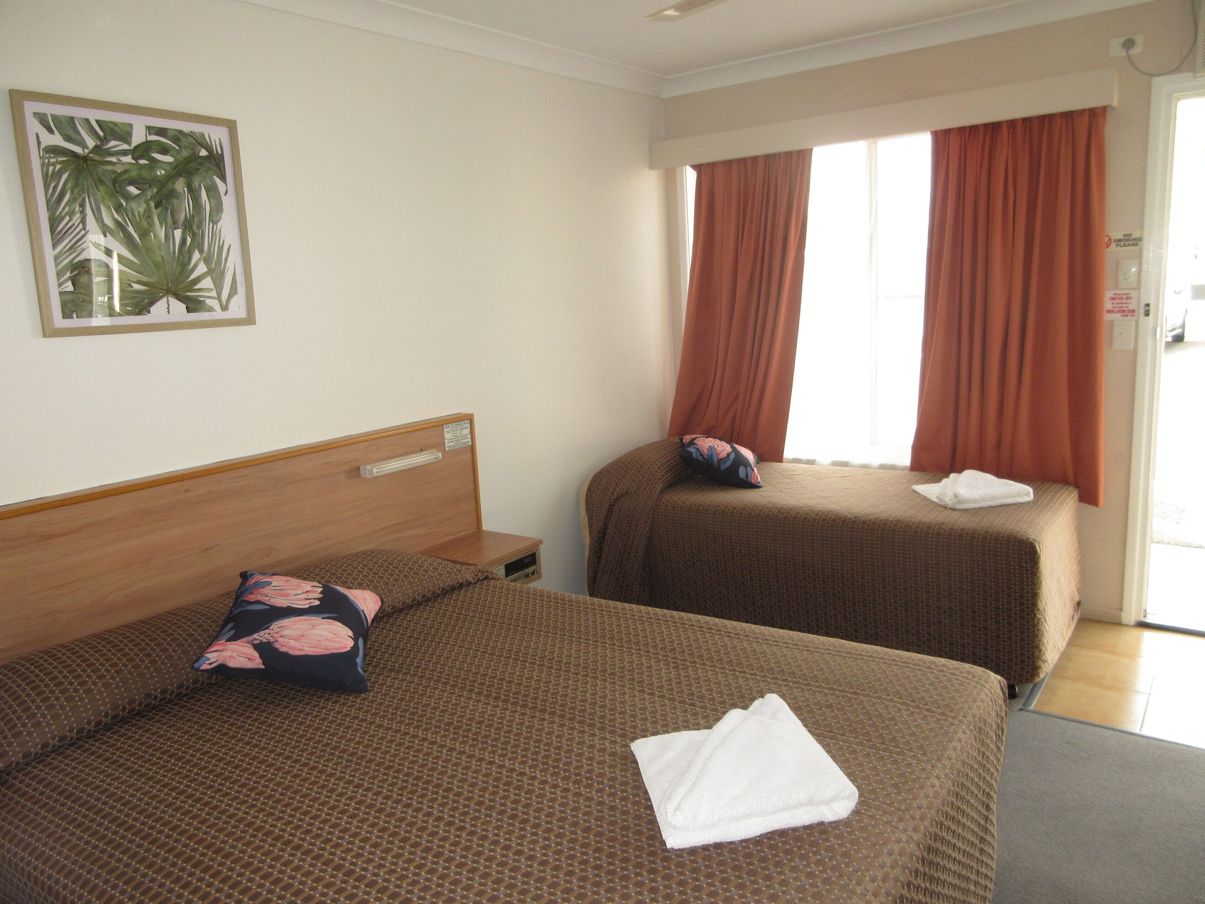 Riviera on Ruthven Motel