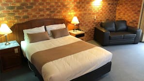 Iron/ironing board, free WiFi, linens, wheelchair access