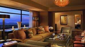 Premium bedding, in-room safe, desk, laptop workspace