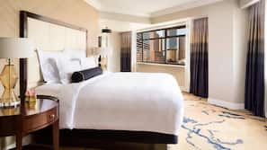 Premium bedding, in-room safe, desk, laptop workspace