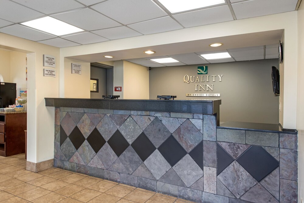 Quality Inn & Suites Lafayette I-65