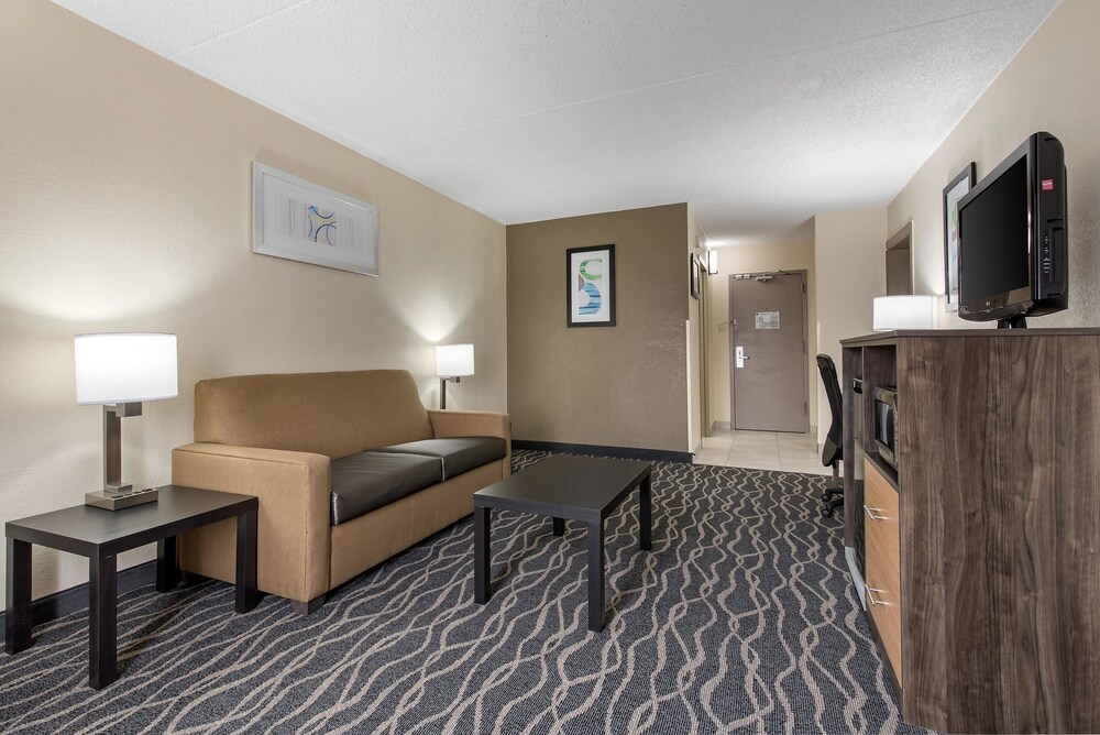 Room, Quality Inn & Suites Lafayette I-65