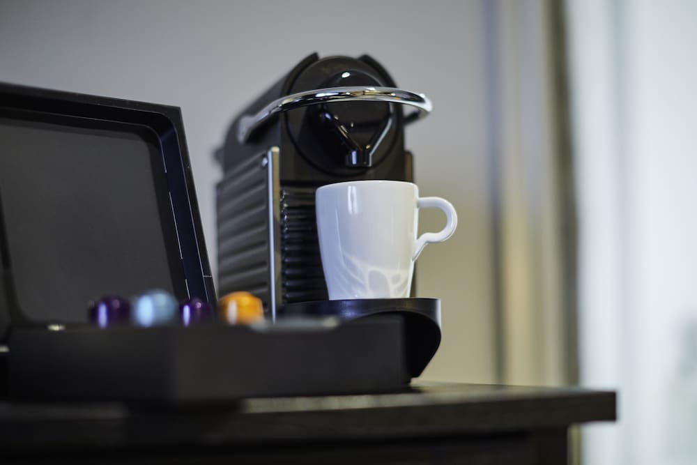 Coffee and/or coffee maker, Novotel London West