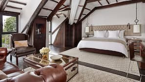 Egyptian cotton sheets, premium bedding, minibar, in-room safe