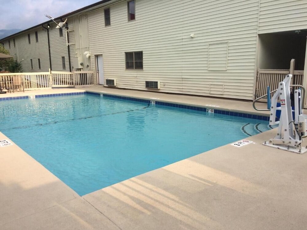 Pool, Best Western Mountainbrook Inn