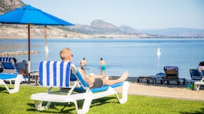 Private beach, white sand, sun-loungers, beach umbrellas