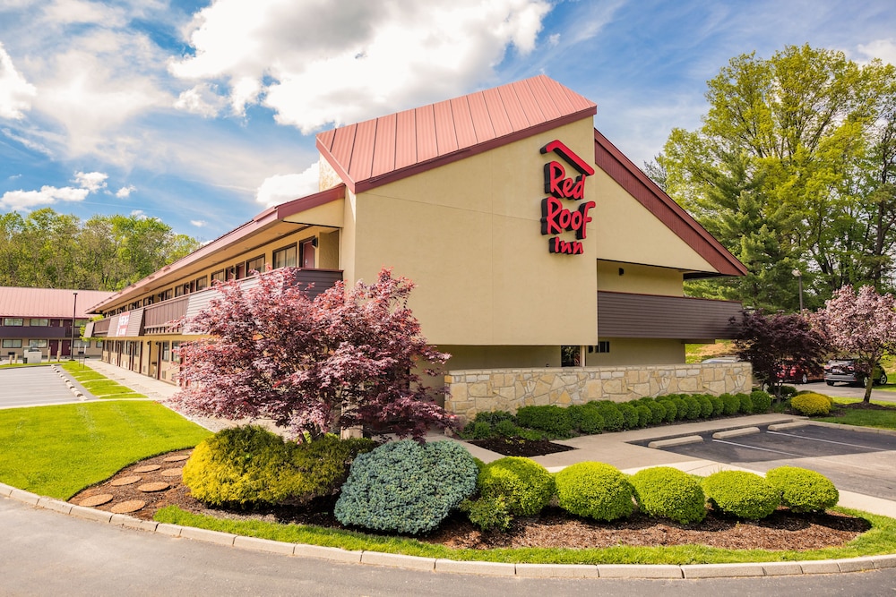 Front of property, Red Roof Inn Cincinnati Northeast - Blue Ash