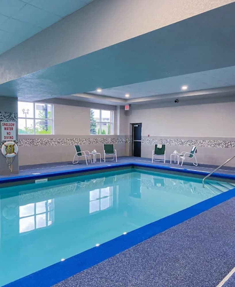 Piscina, Country Inn & Suites by Radisson, Niagara Falls, ON