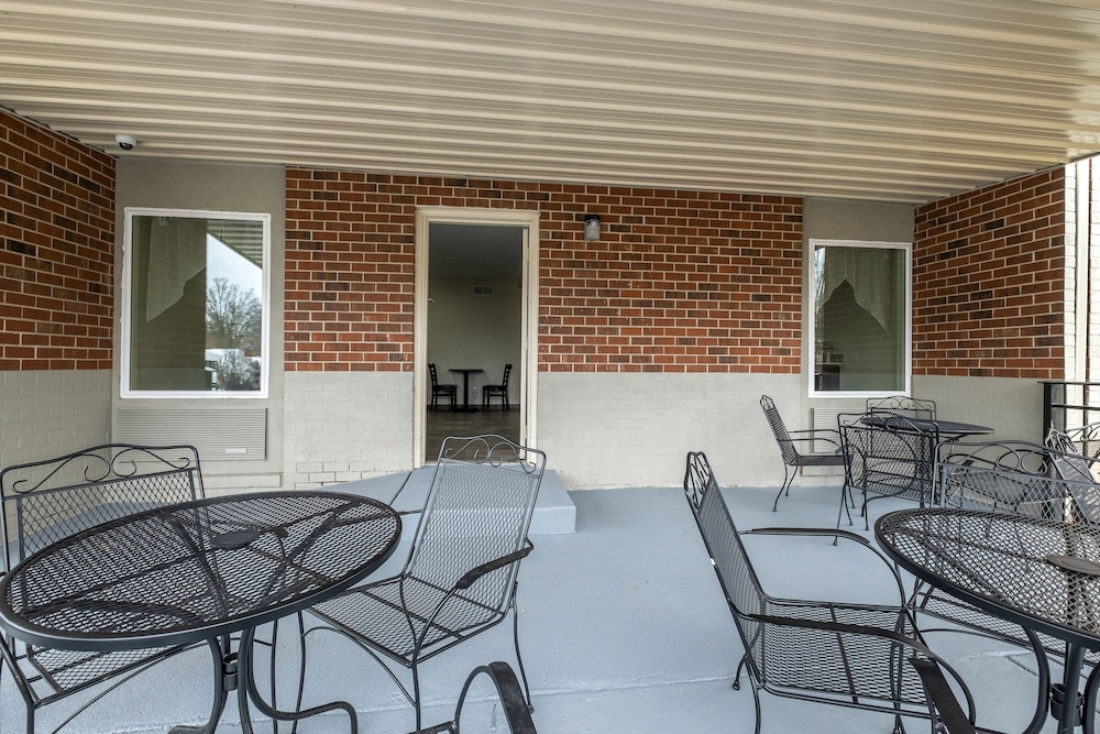 Balcony, Red Roof Inn Leesburg