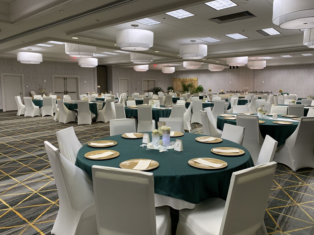 Holiday Inn Baton Rouge-South, an IHG Hotel