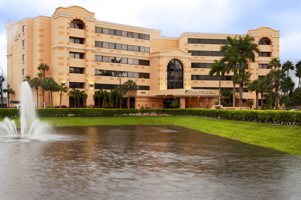 View from property, DoubleTree by Hilton West Palm Beach Airport