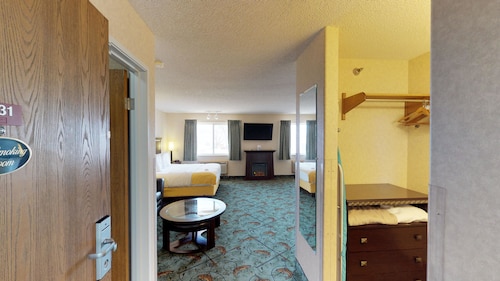 Check Expedia for Availability of Stay Wise Inns Montrose