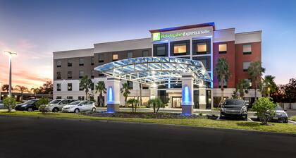 Holiday Inn Express & Suites Lakeland South, an IHG Hotel