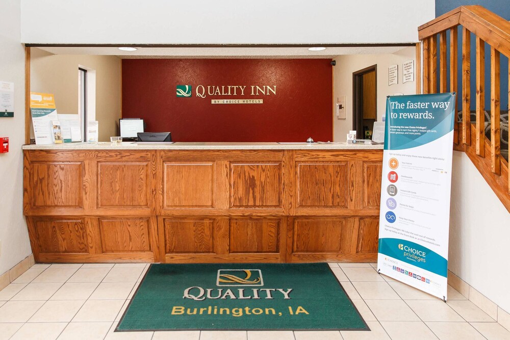 Lobby, Quality Inn Burlington near Hwy 34