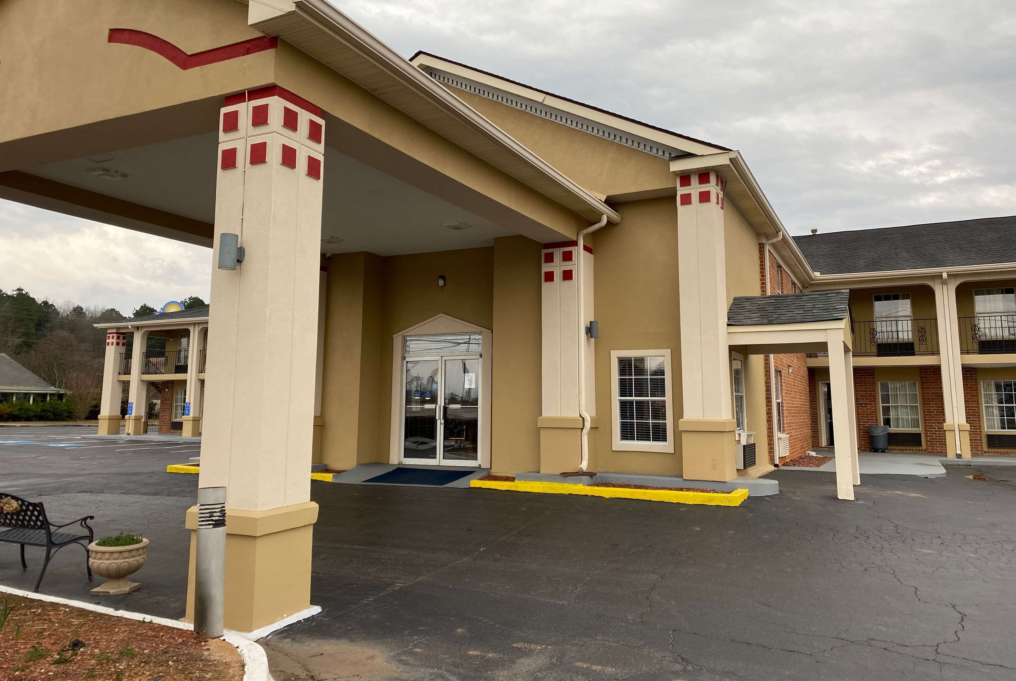 Super 8 by Wyndham Covington in Covington, United States