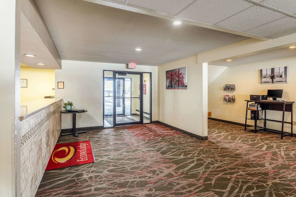Econo Lodge in Ithaca | Hotel Rates & Reviews on Orbitz