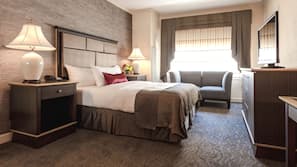 Egyptian cotton sheets, premium bedding, minibar, in-room safe