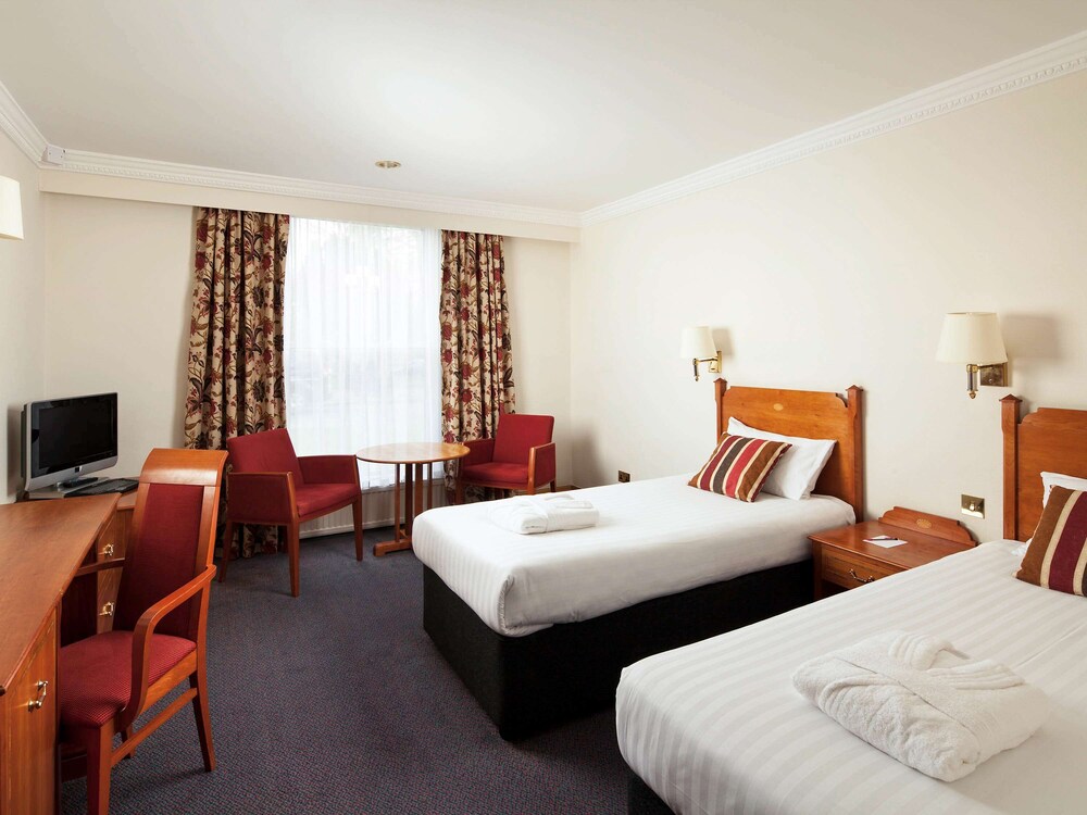 Mercure York Fairfield Manor Hotel