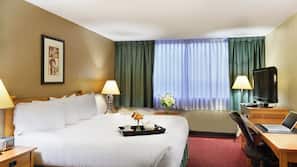 Premium bedding, in-room safe, desk, laptop workspace