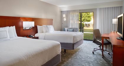 Courtyard by Marriott Fayetteville