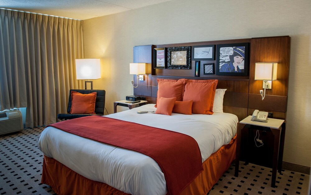 Delta Hotels by Marriott Utica in Utica Best Rates & Deals on Orbitz