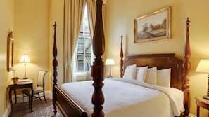 Premium bedding, in-room safe, desk, iron/ironing board