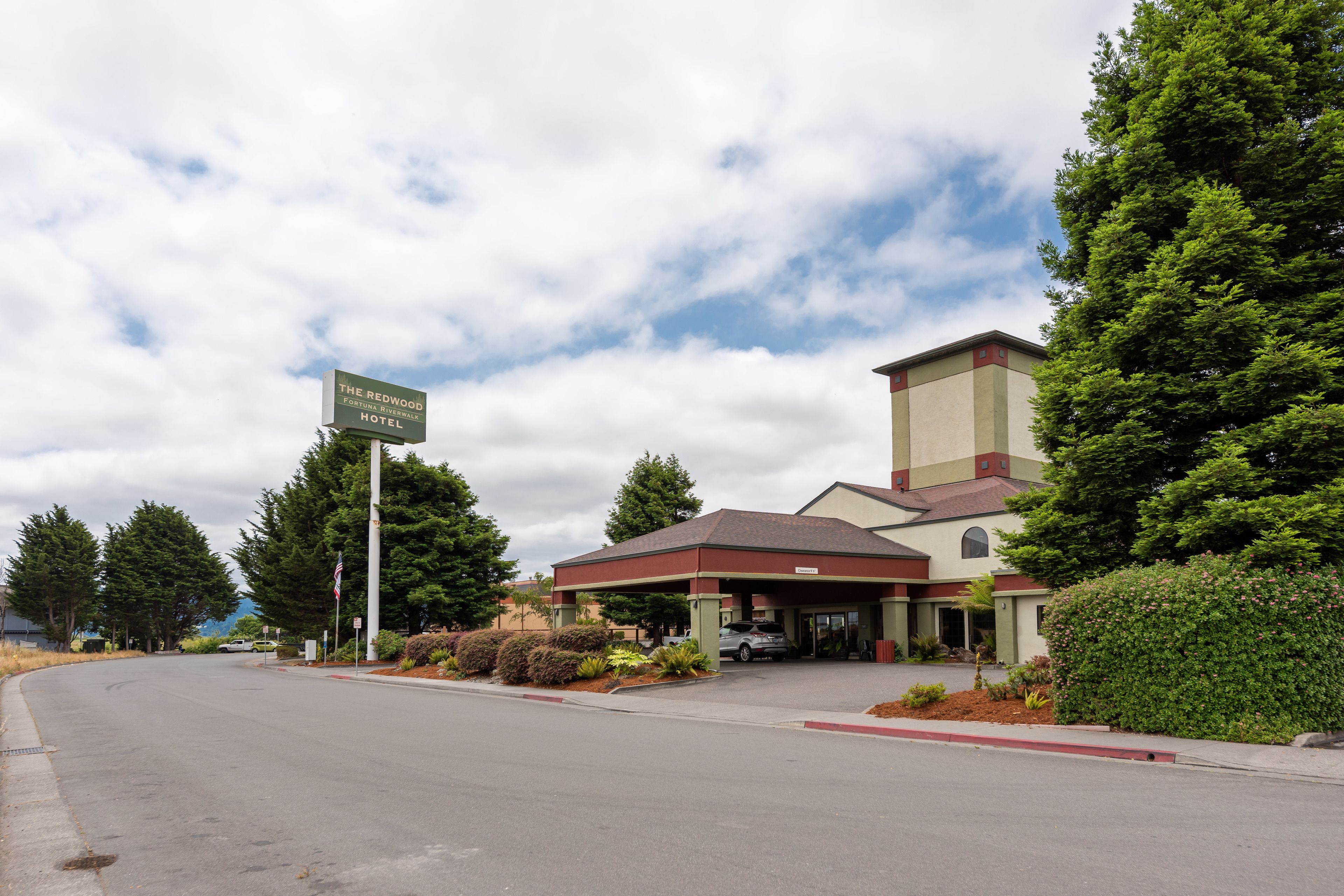 The Redwood Riverwalk, A Boutique Motel in Fortuna, United States
