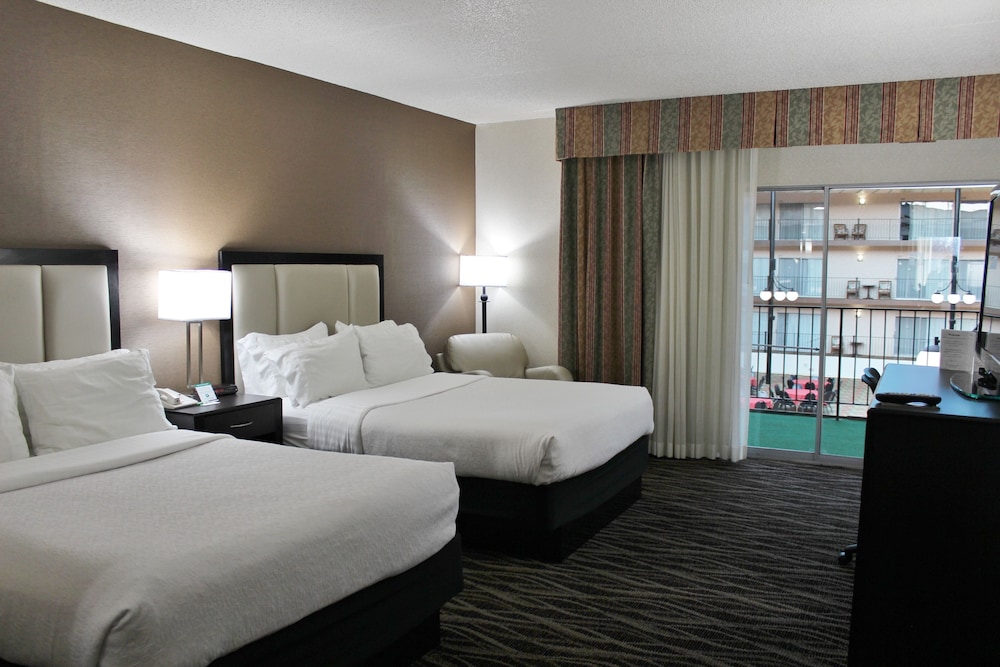 Holiday Inn Des Moines-Airport/Conf Center, an IHG Hotel