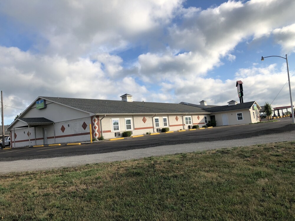 SureStay Hotel by Best Western Higginsville in Higginsville Best Rates & Deals on Orbitz