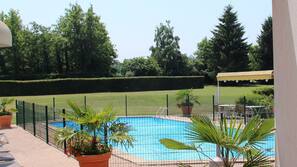 Piscine couverte, piscine extérieure (ouverte en saison)