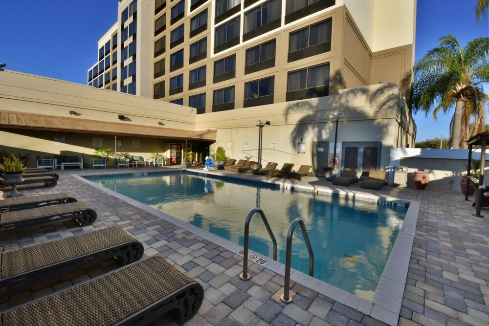 Holiday Inn Orlando East - UCF Area, an IHG Hotel