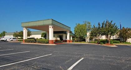 Camden West Inn & Suites