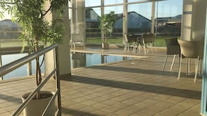 Indendørs pool