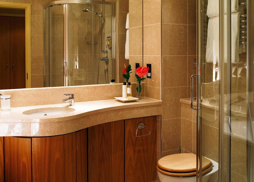 Bathroom, Donnington Valley Hotel and Spa