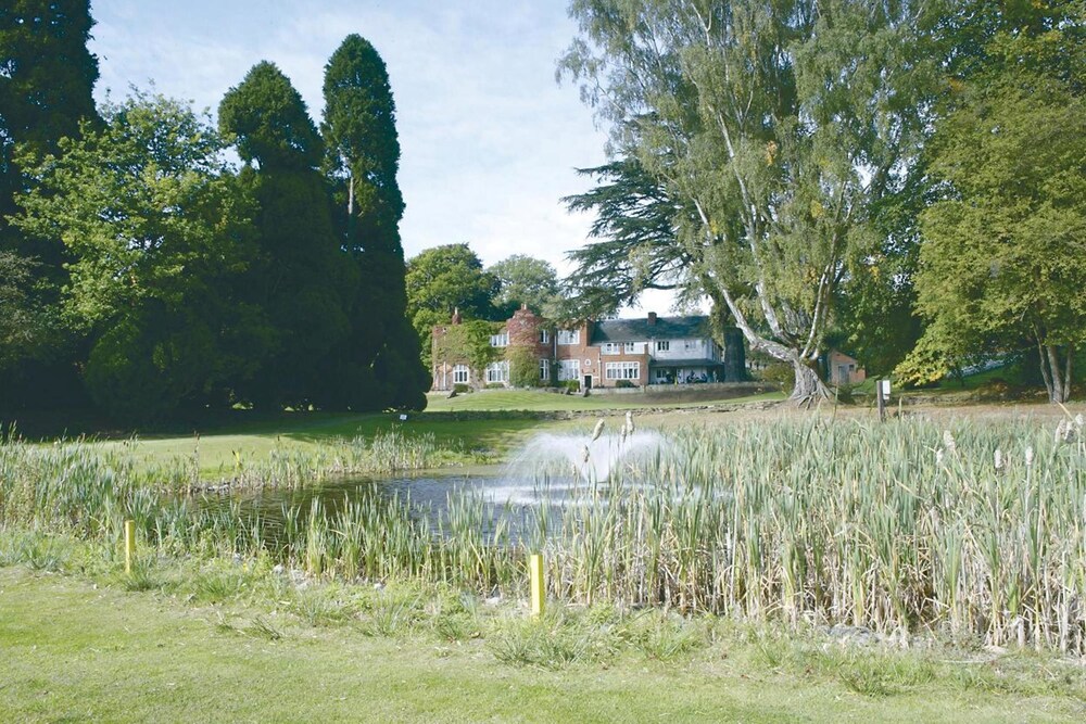 Fountain, Donnington Valley Hotel and Spa