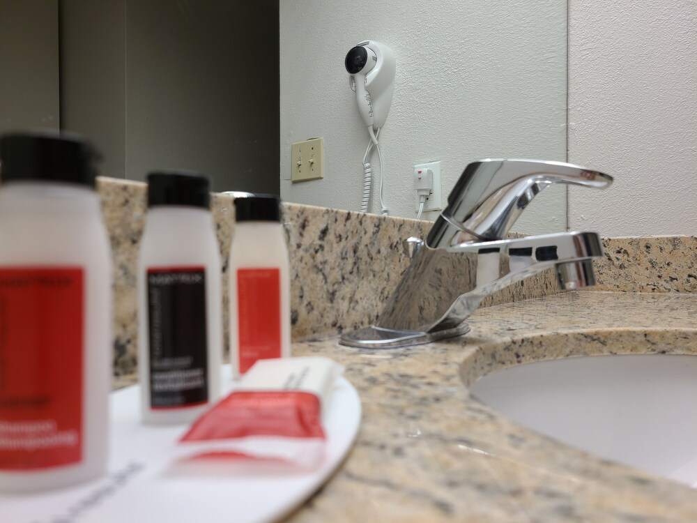 Days Inn & Suites by Wyndham Orlando East UCF Area in Orlando Best